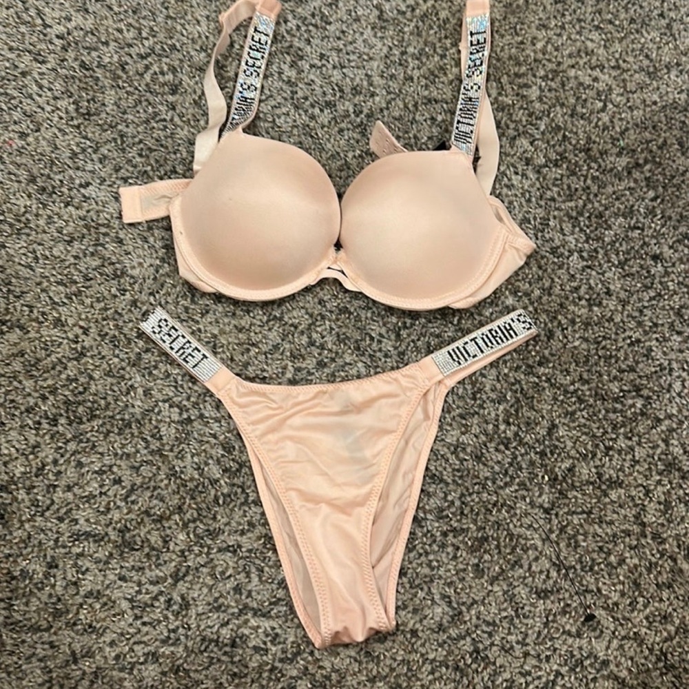 Inspired Victoria secret set 36B